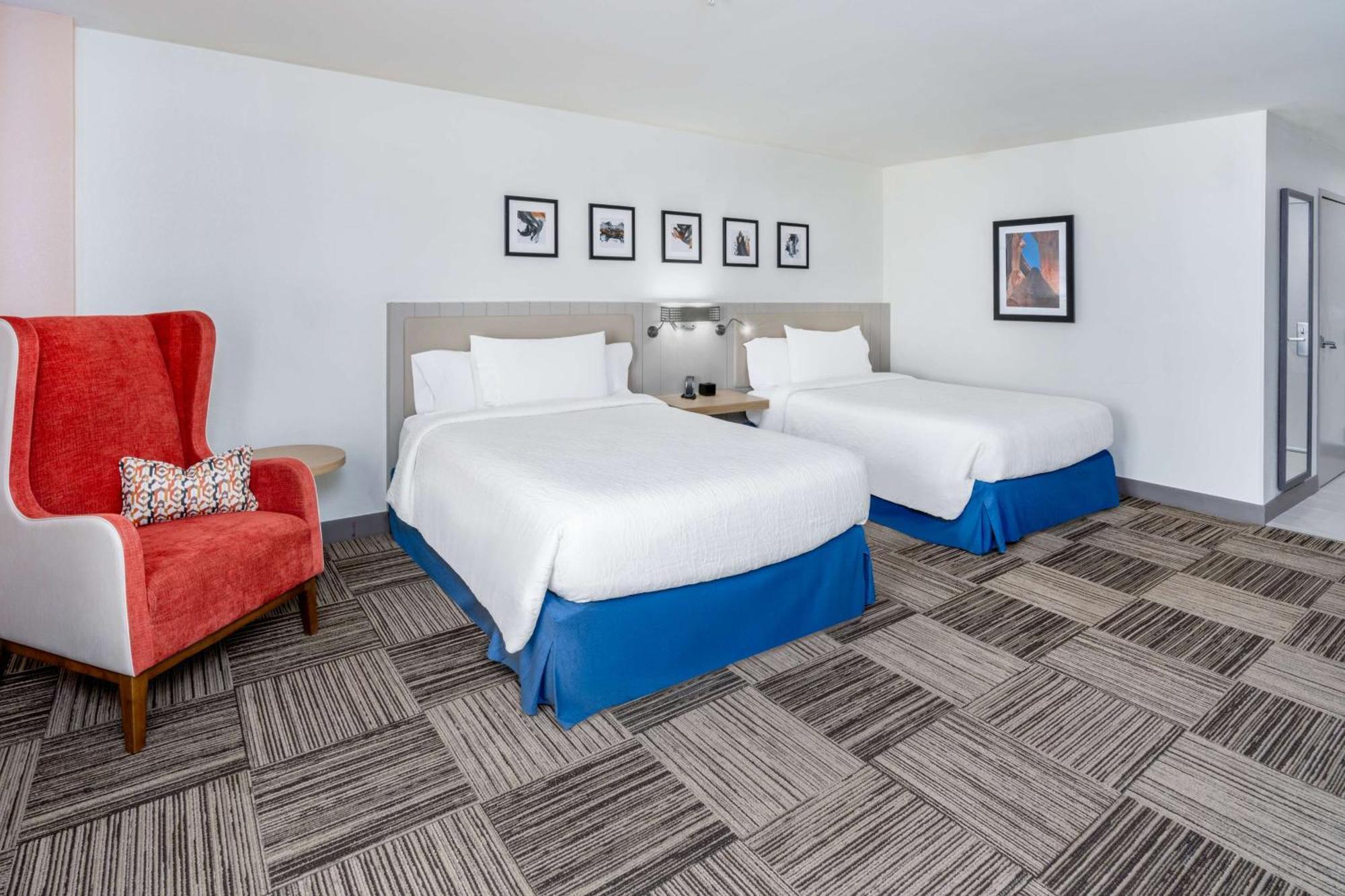 Hilton Garden Uptown Hotel 3*