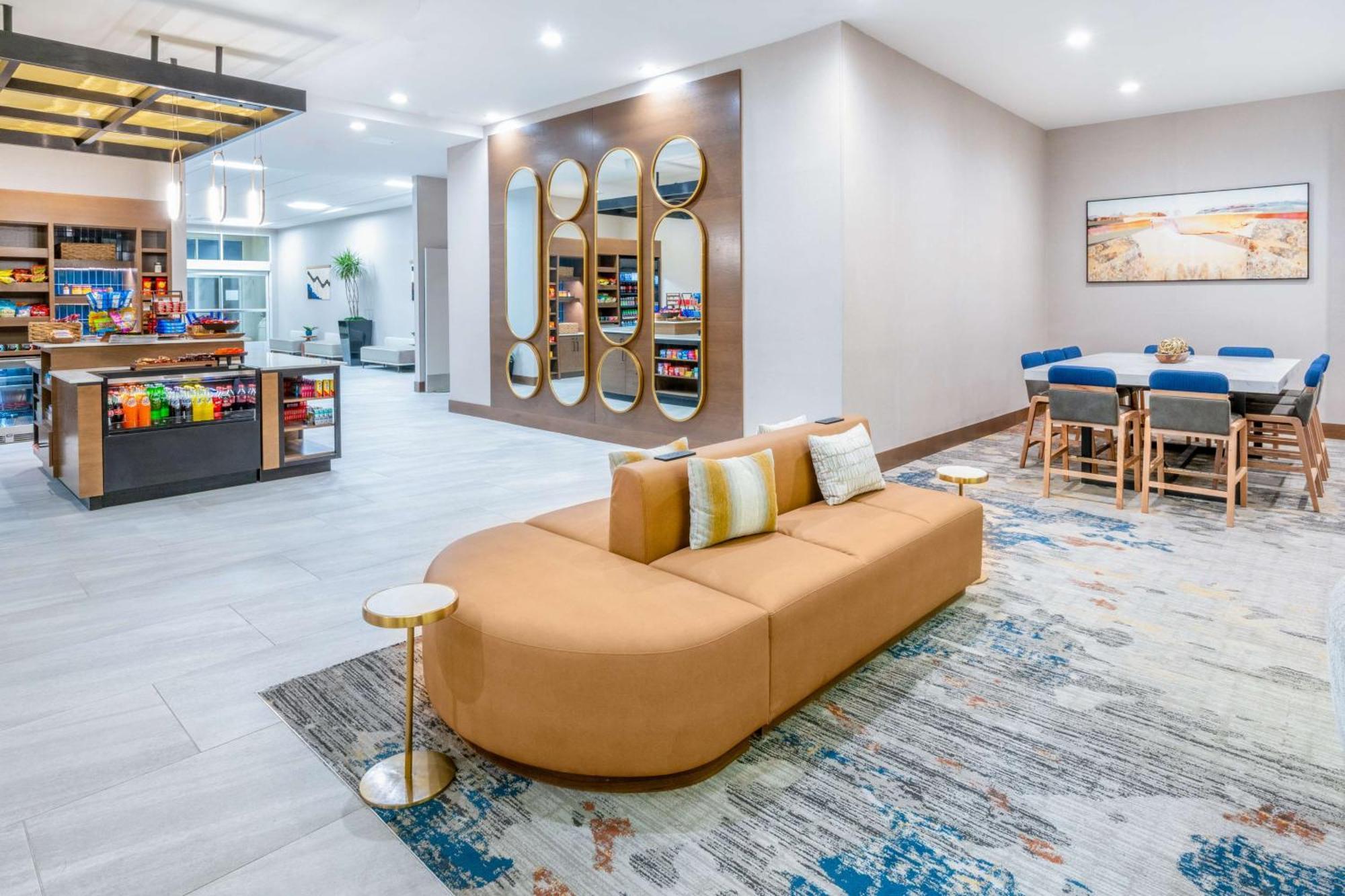 Hilton Garden Uptown