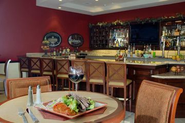 Hilton Garden Uptown 3*